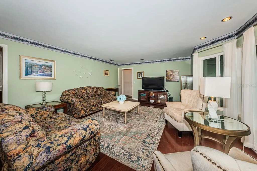 1704 Cypress Avenue Belleair FL 33756