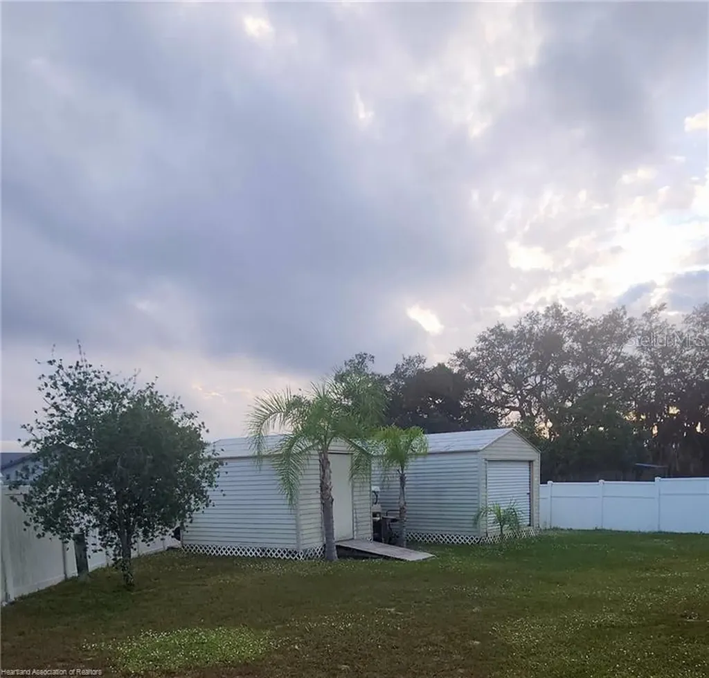1811 W Allamanda Boulevard Avon Park FL 33825
