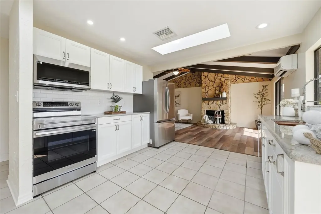 33942 Linda Lane Leesburg FL 34788
