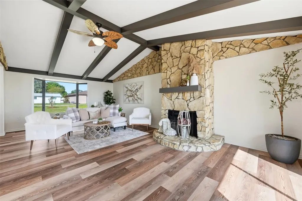 33942 Linda Lane Leesburg FL 34788