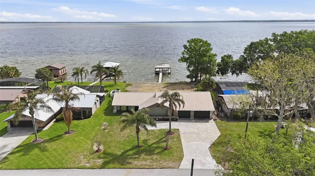 33942 Linda Lane Leesburg FL 34788
