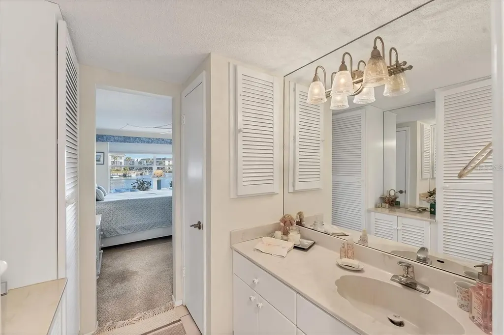 4350 Chatham Drive Longboat Key FL 34228