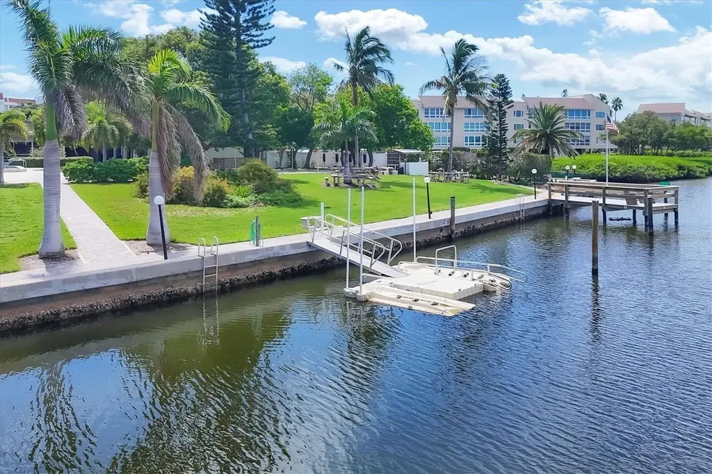 4350 Chatham Drive Longboat Key FL 34228
