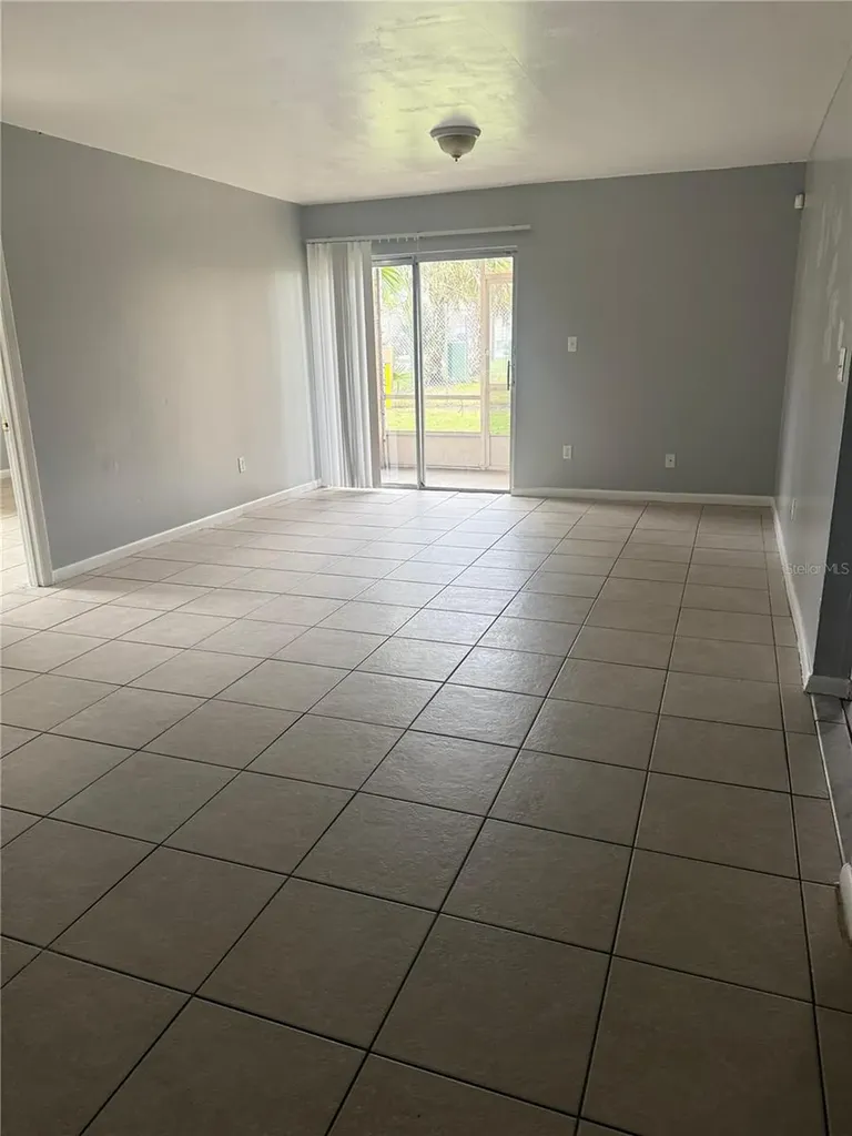 5207 Via Hacienda Circle Orlando FL 32839