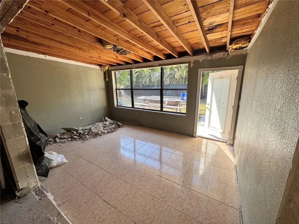 651 69th Avenue S St Petersburg FL 33705