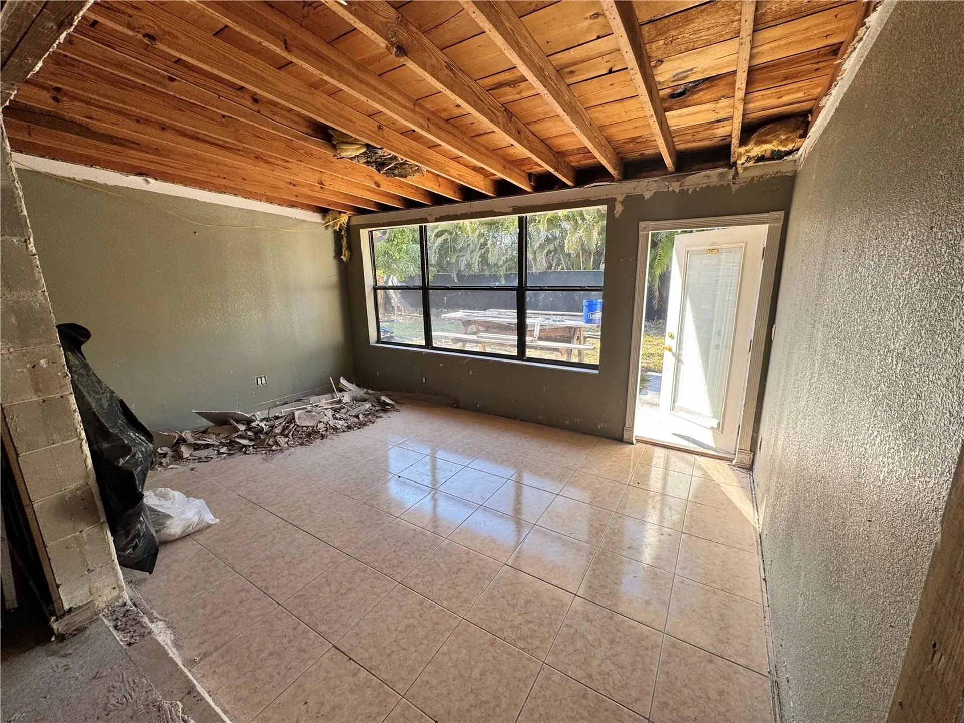 651 69th Avenue S St Petersburg FL 33705