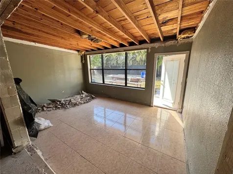 651 69th Avenue S St Petersburg FL 33705
