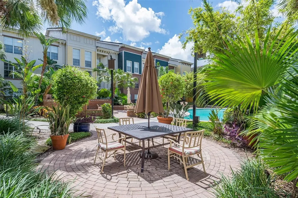 2440 W Horatio Street Tampa FL 33609