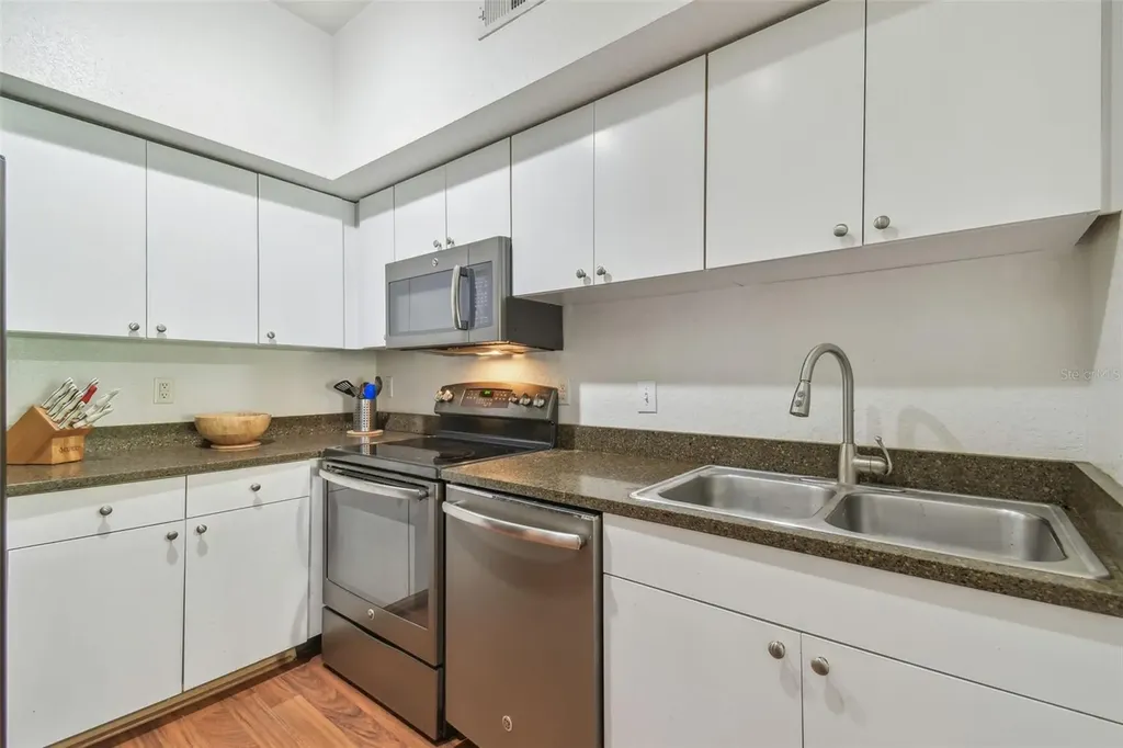 2440 W Horatio Street Tampa FL 33609