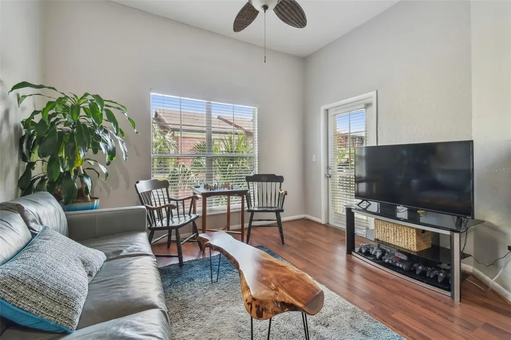2440 W Horatio Street Tampa FL 33609