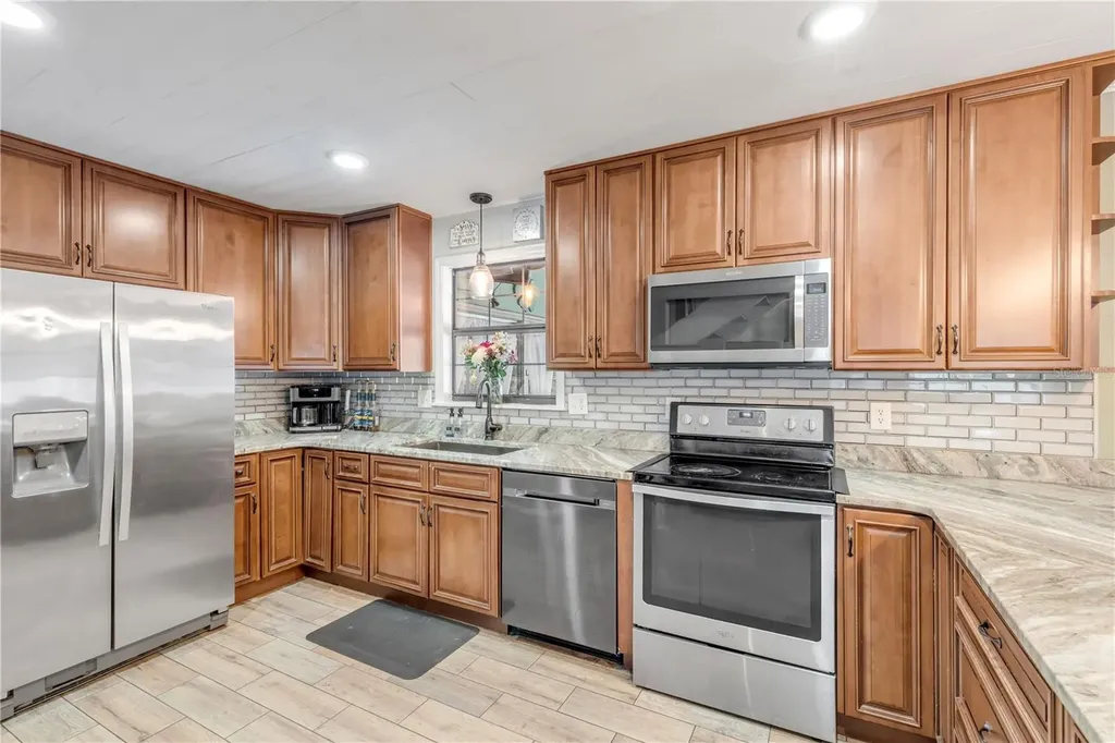 281 Galbraith Avenue Oak Hill FL 32759