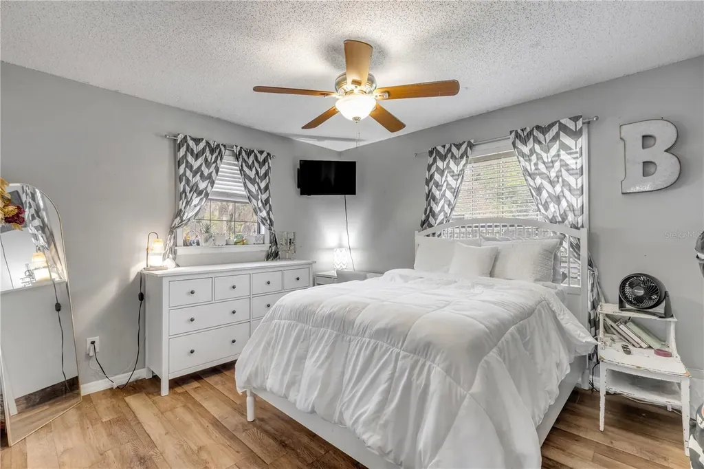 281 Galbraith Avenue Oak Hill FL 32759