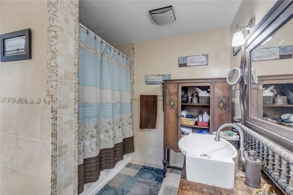 281 Galbraith Avenue Oak Hill FL 32759
