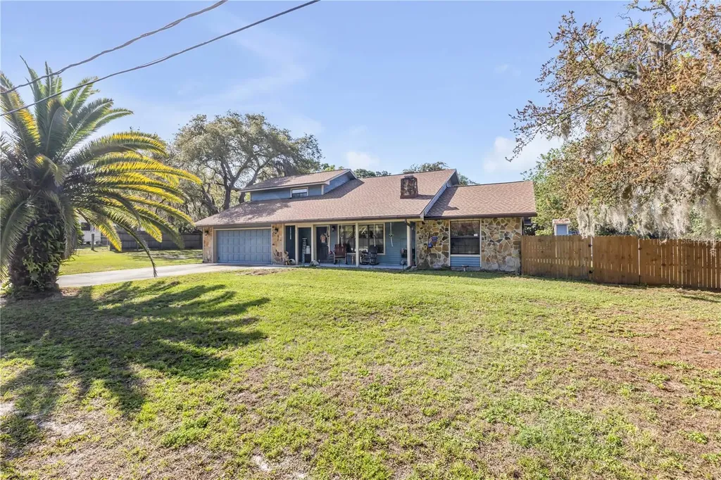 281 Galbraith Avenue Oak Hill FL 32759