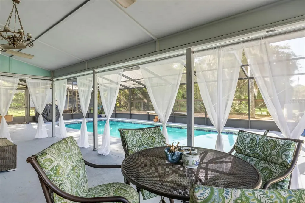 281 Galbraith Avenue Oak Hill FL 32759
