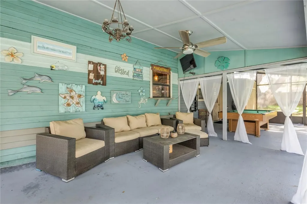 281 Galbraith Avenue Oak Hill FL 32759