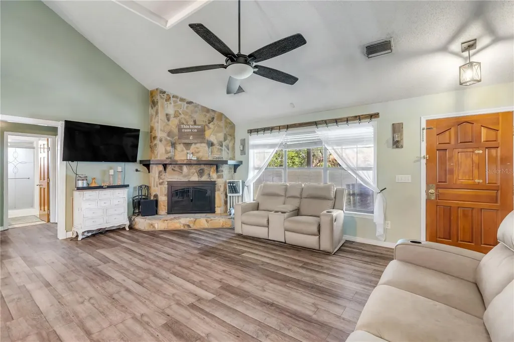 281 Galbraith Avenue Oak Hill FL 32759