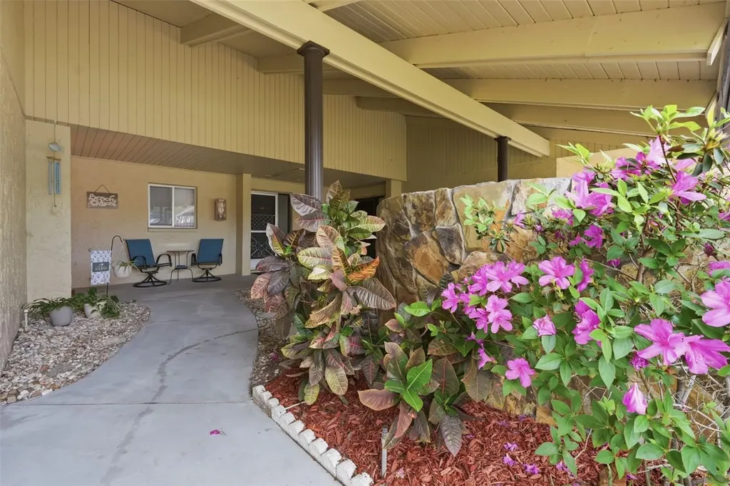 1304 13th Circle SE Largo FL 33771