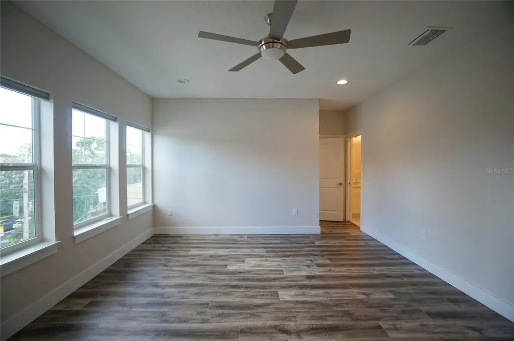 3124 W Azeele Street Tampa FL 33609
