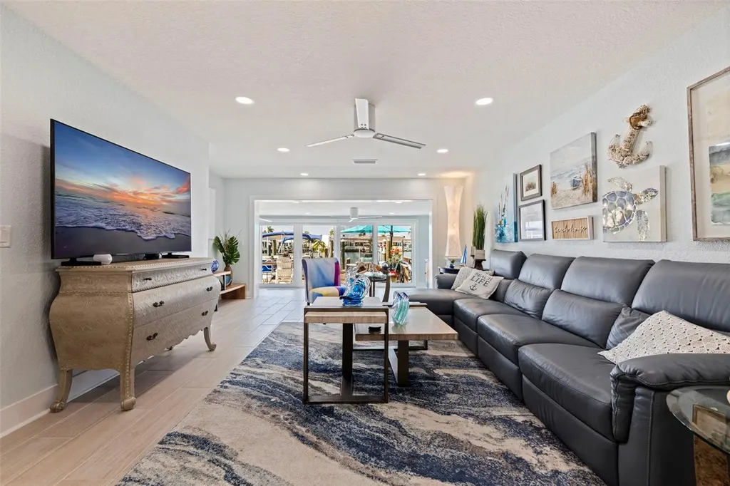479 Boca Ciega Point Boulevard S St Petersburg FL 33708