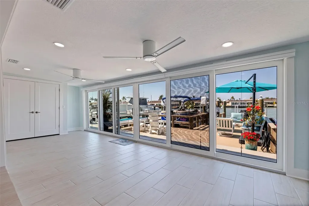 479 Boca Ciega Point Boulevard S St Petersburg FL 33708