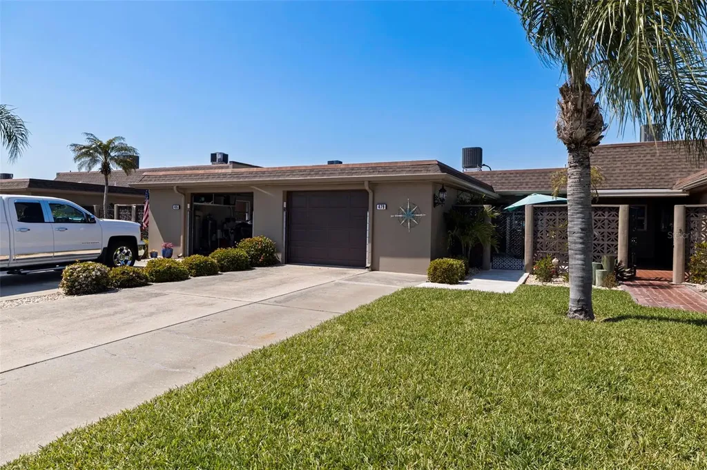 479 Boca Ciega Point Boulevard S St Petersburg FL 33708