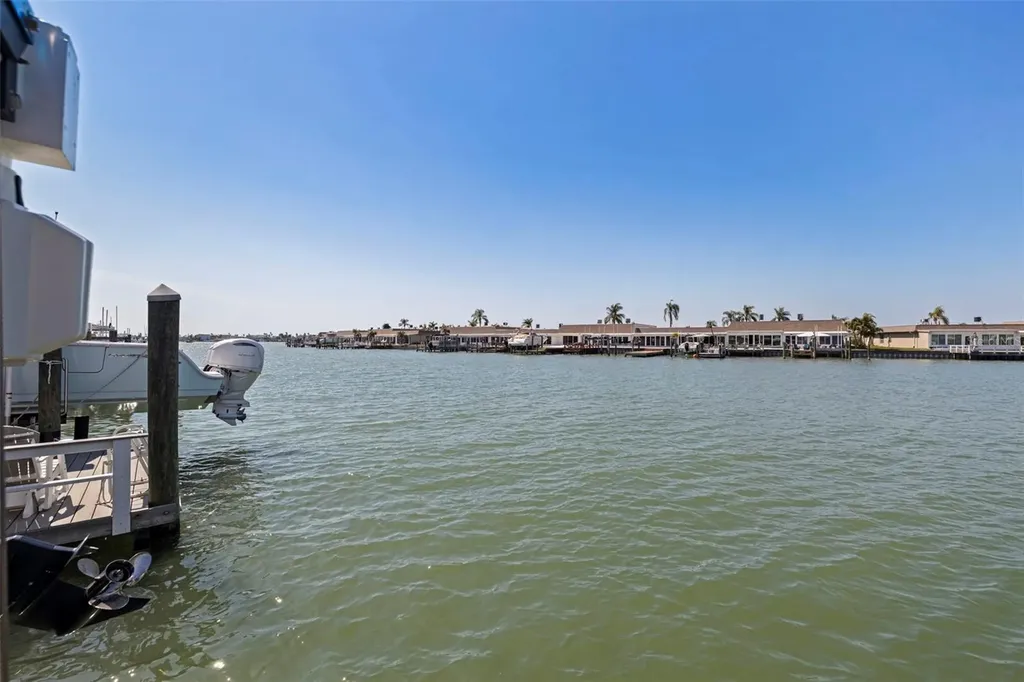 479 Boca Ciega Point Boulevard S St Petersburg FL 33708