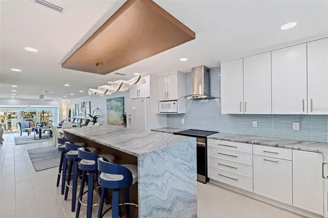 479 Boca Ciega Point Boulevard S St Petersburg FL 33708