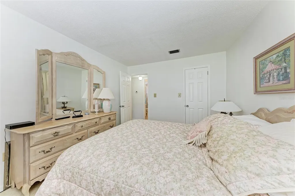 2431 Flamingo Boulevard Bradenton FL 34207
