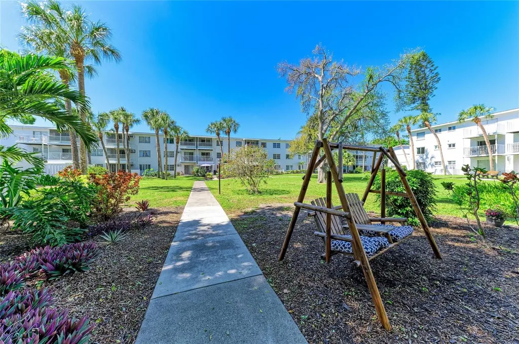 2431 Flamingo Boulevard Bradenton FL 34207