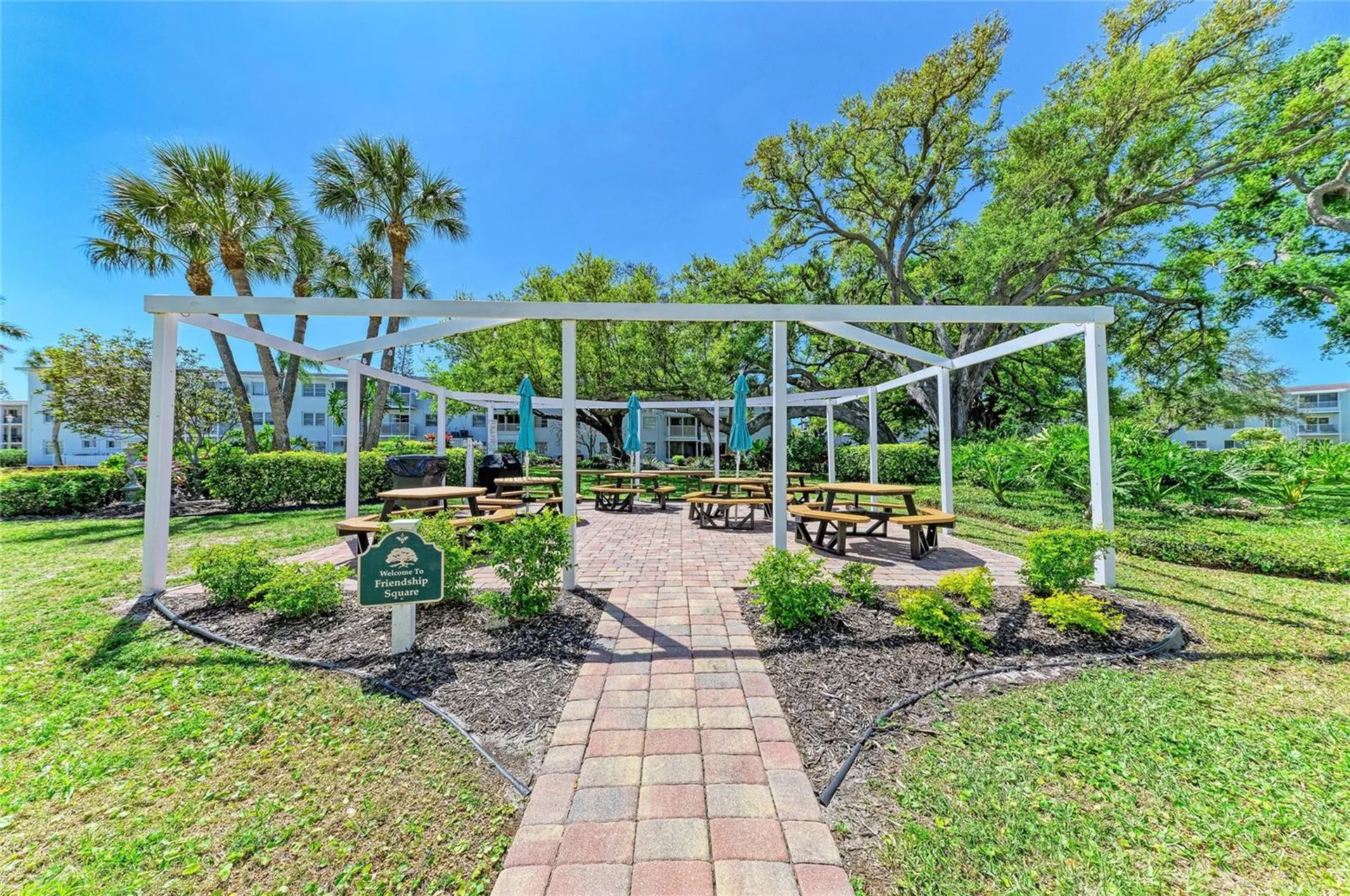 2431 Flamingo Boulevard Bradenton FL 34207