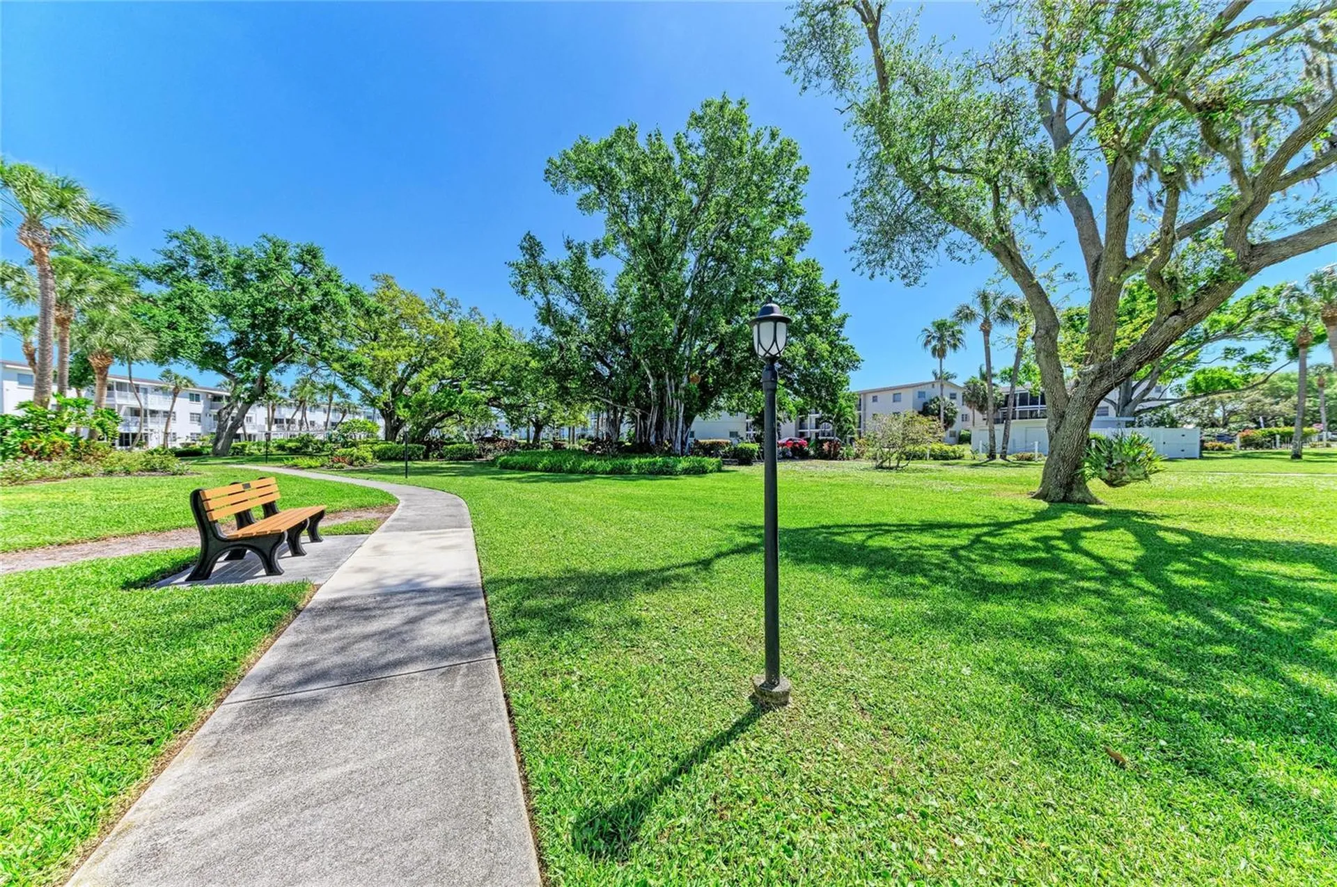2431 Flamingo Boulevard Bradenton FL 34207