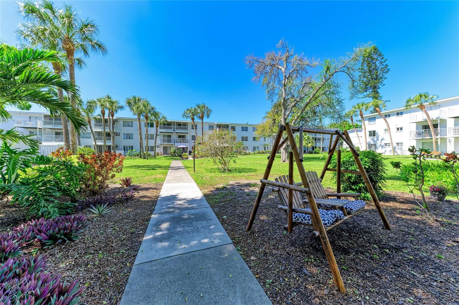 2431 Flamingo Boulevard Bradenton FL 34207