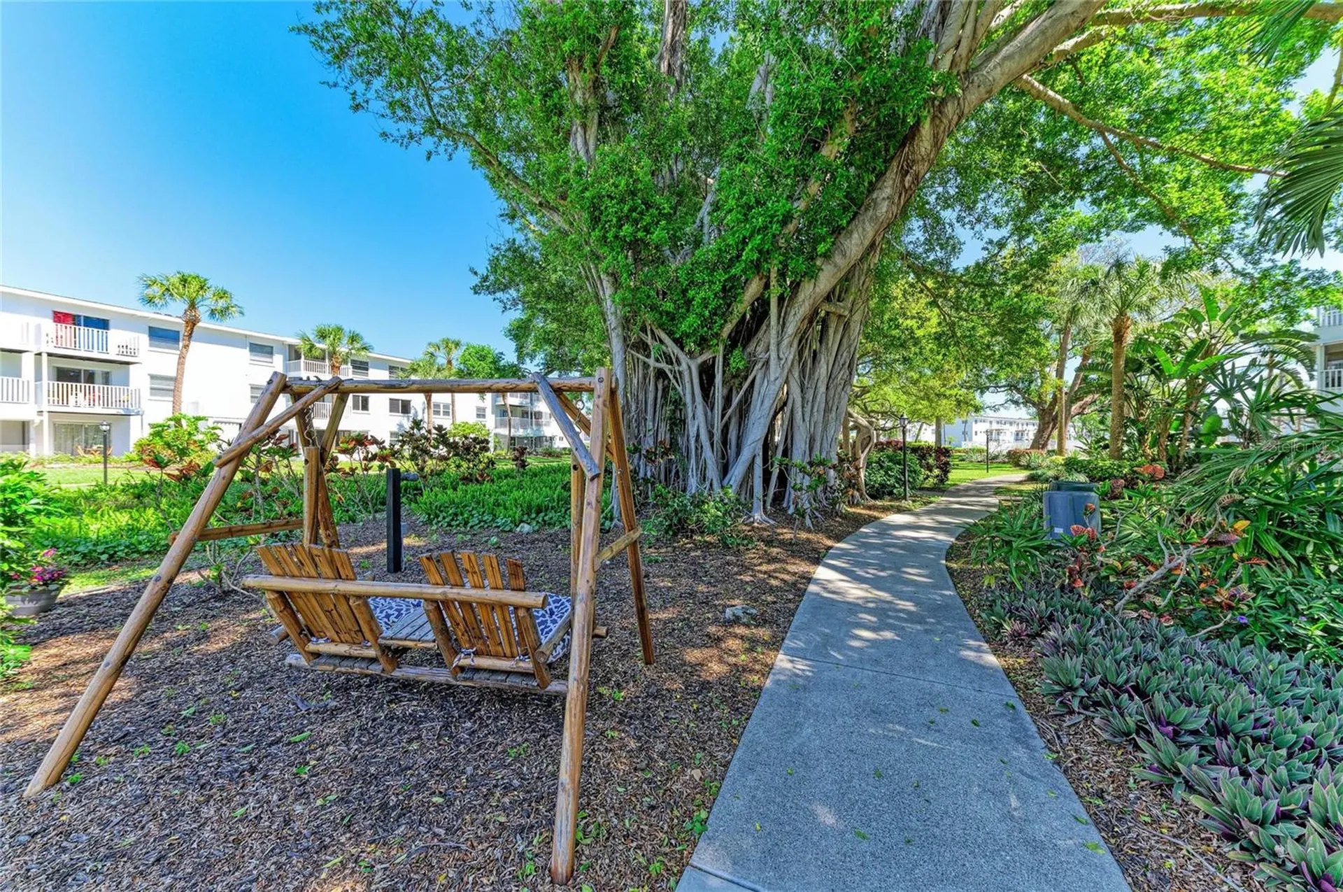 2431 Flamingo Boulevard Bradenton FL 34207