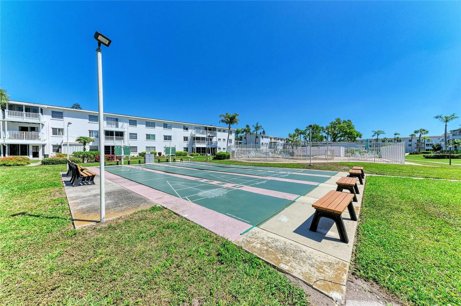 2431 Flamingo Boulevard Bradenton FL 34207
