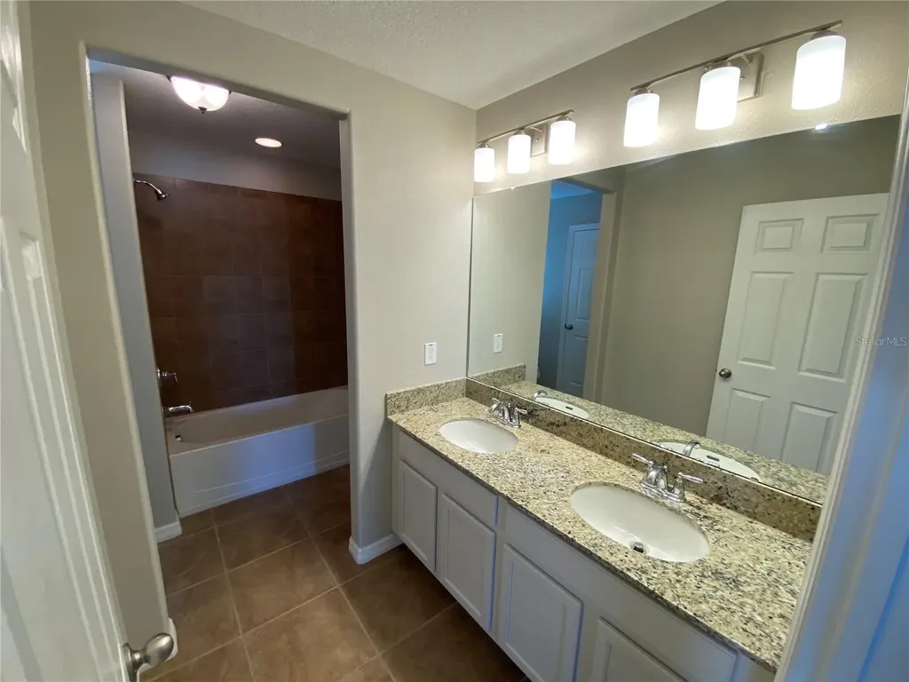 4408 Breeze Isle Lane Kissimmee FL 34744