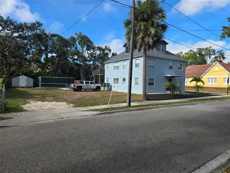 101 W Lemon Street Tarpon Springs FL 34689