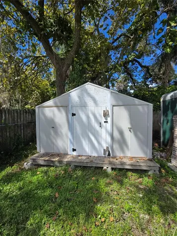 101 W Lemon Street Tarpon Springs FL 34689