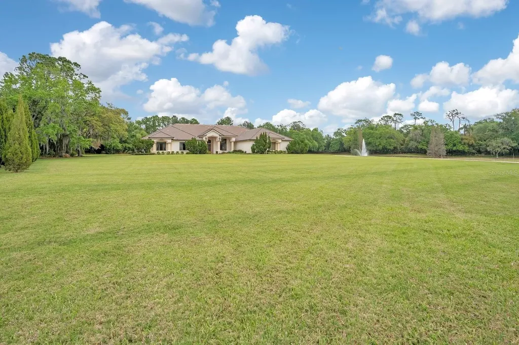 3300 Bridgefield Drive Lakeland FL 33803