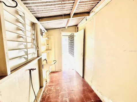 910 Calle 1 SE Reparto Metropolitano San Juan PR 00921