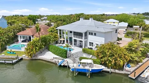 7755 Holiday Drive N Sarasota FL 34231