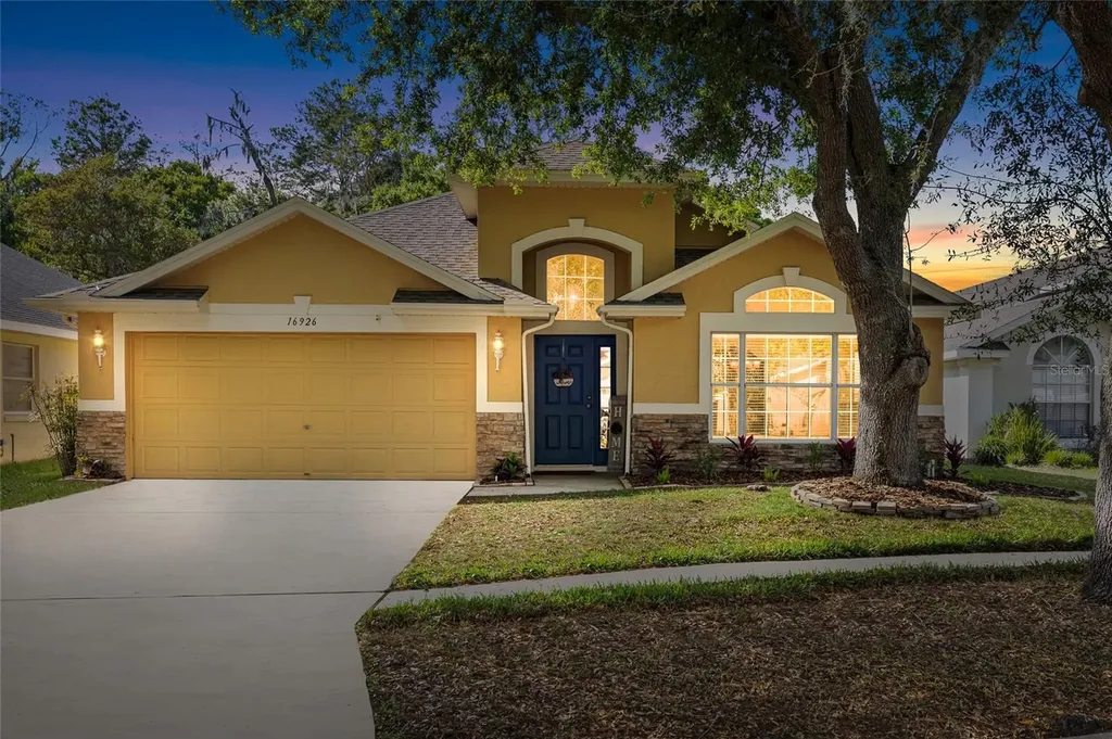 16926 Hawkridge Road Lithia FL 33547