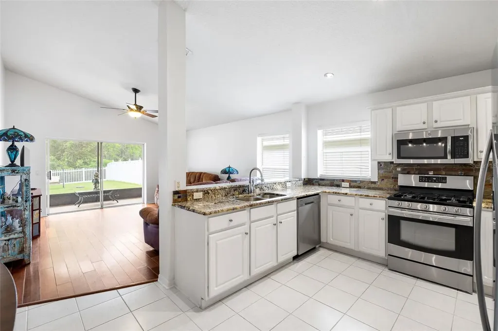 16926 Hawkridge Road Lithia FL 33547