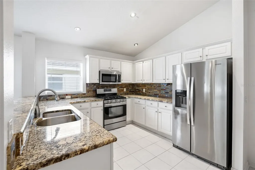 16926 Hawkridge Road Lithia FL 33547