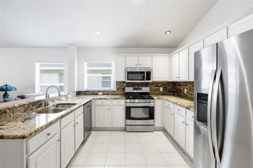 16926 Hawkridge Road Lithia FL 33547