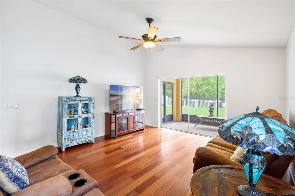 16926 Hawkridge Road Lithia FL 33547