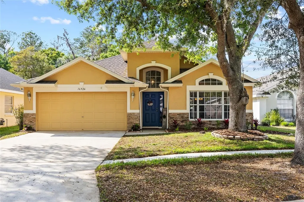 16926 Hawkridge Road Lithia FL 33547