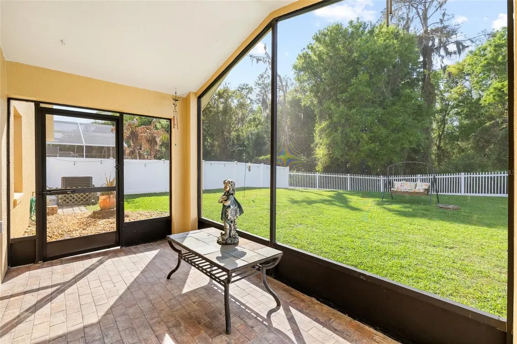 16926 Hawkridge Road Lithia FL 33547