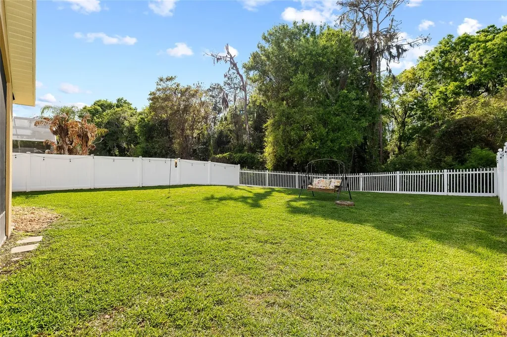 16926 Hawkridge Road Lithia FL 33547