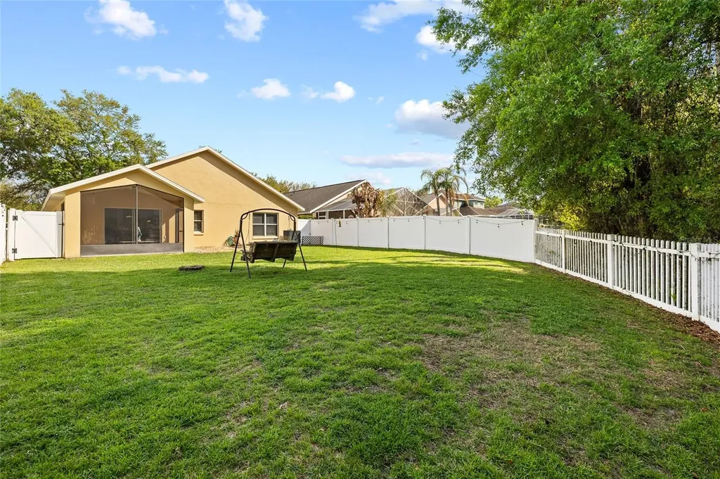16926 Hawkridge Road Lithia FL 33547